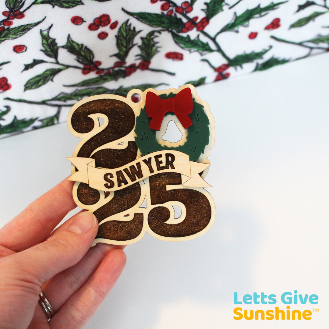 Personalized 2025 Christmas Ornament: Wreath with Family Name