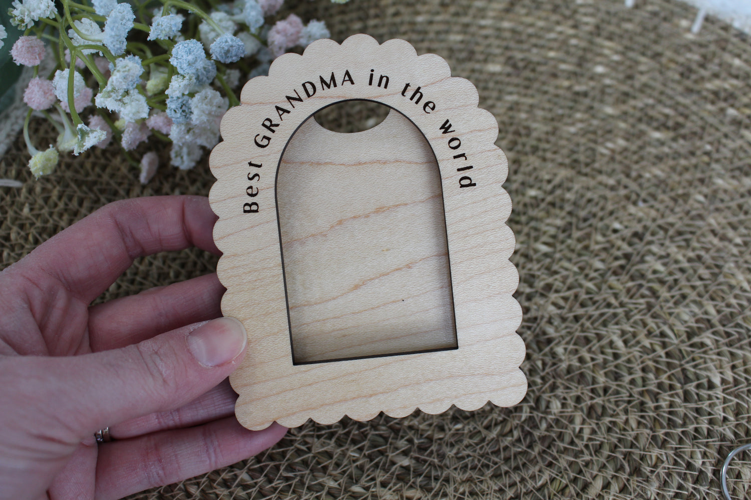 Best Mom/Grandma/Nana Scalloped Photo Fridge Magnet
