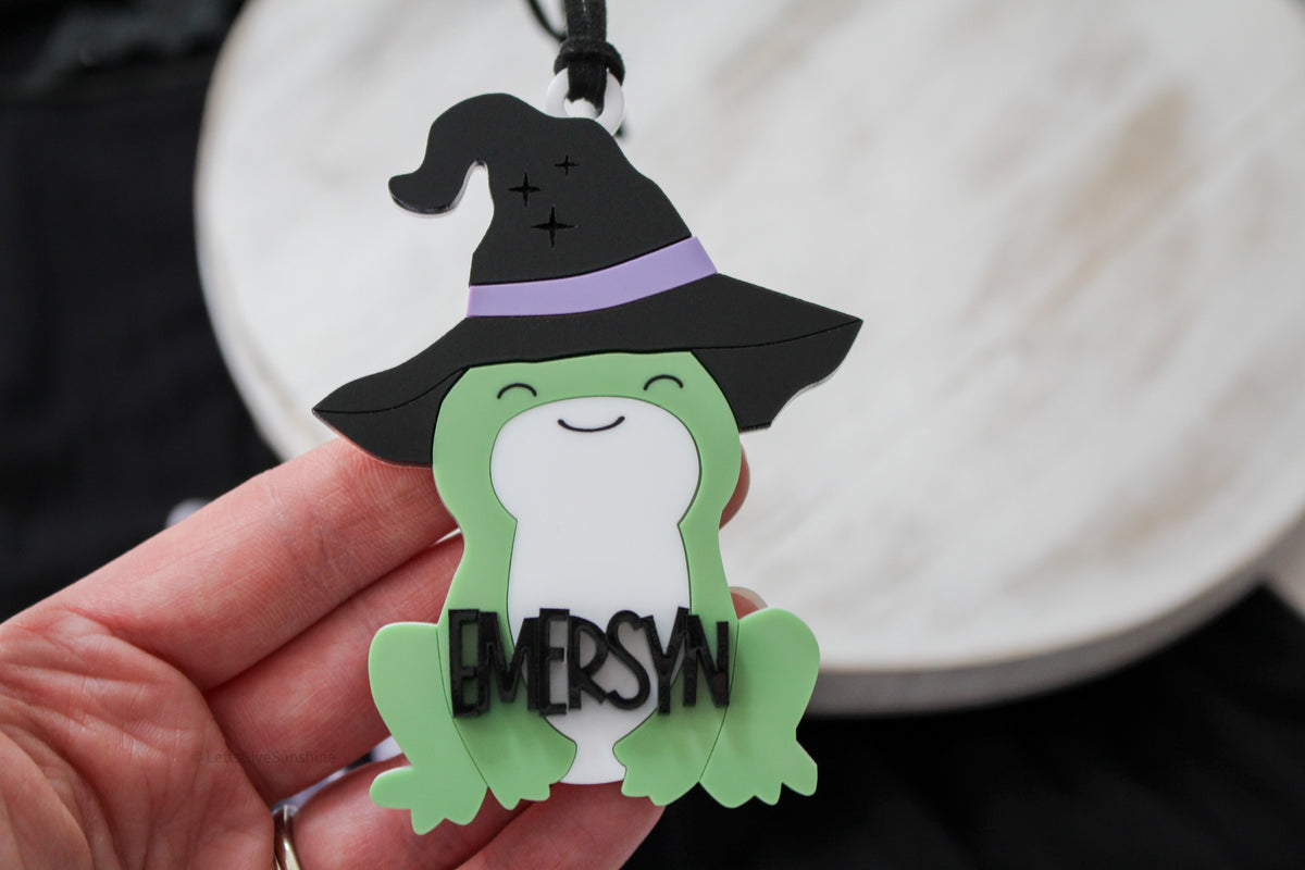 Personalized frog witch Boo Basket tag with child’s name, green frog Halloween tag with black witch hat and purple detail