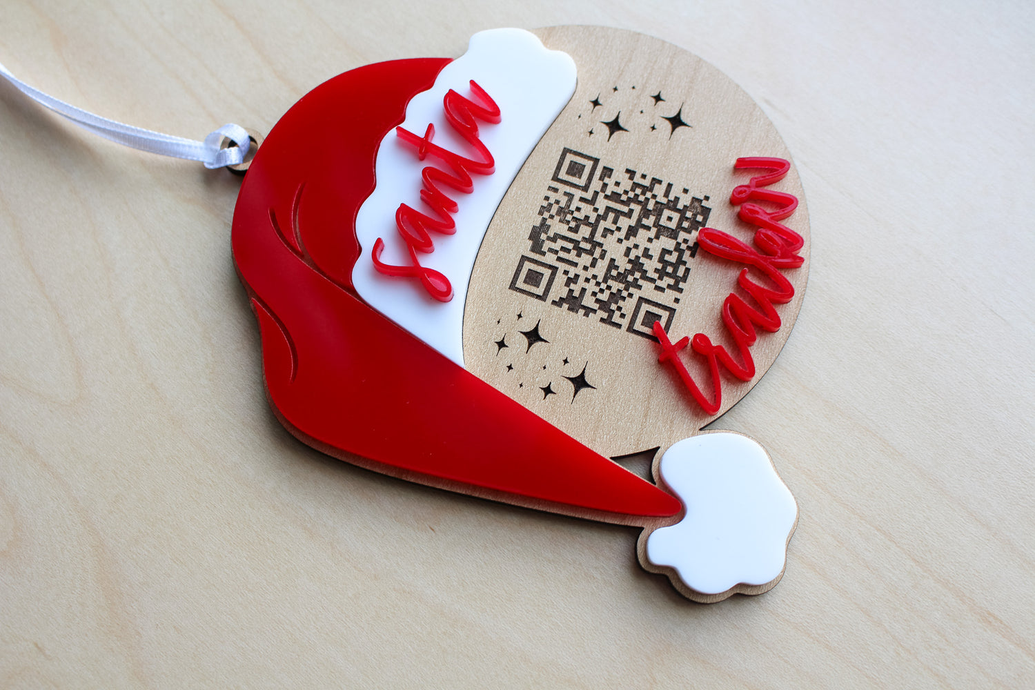 Santa Tracker Christmas Ornament: Track Santa Clause around the World